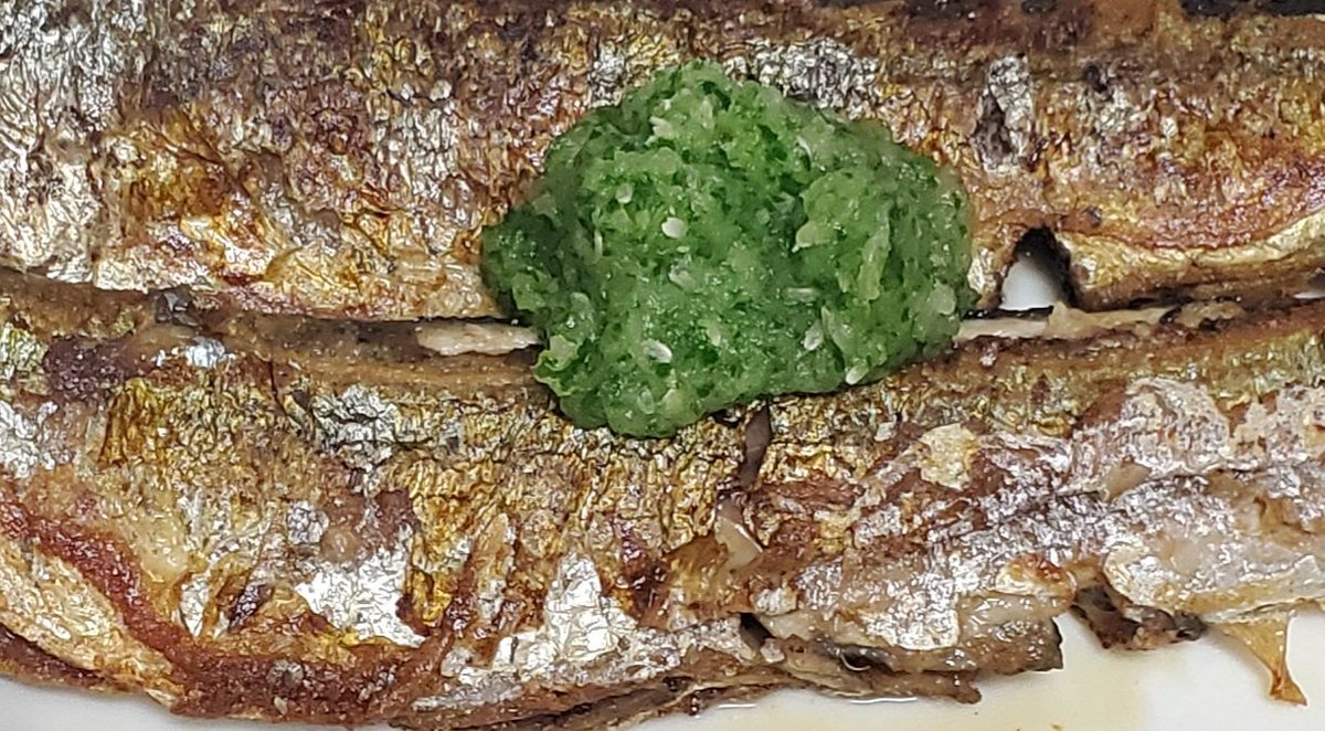 今日のきゅうりです

「さんまの塩焼きにきゅうりおろし」です🐟️🥒
大根おろしもいいですがきゅうりおろしもまたいいですね

かんぱーい🍹