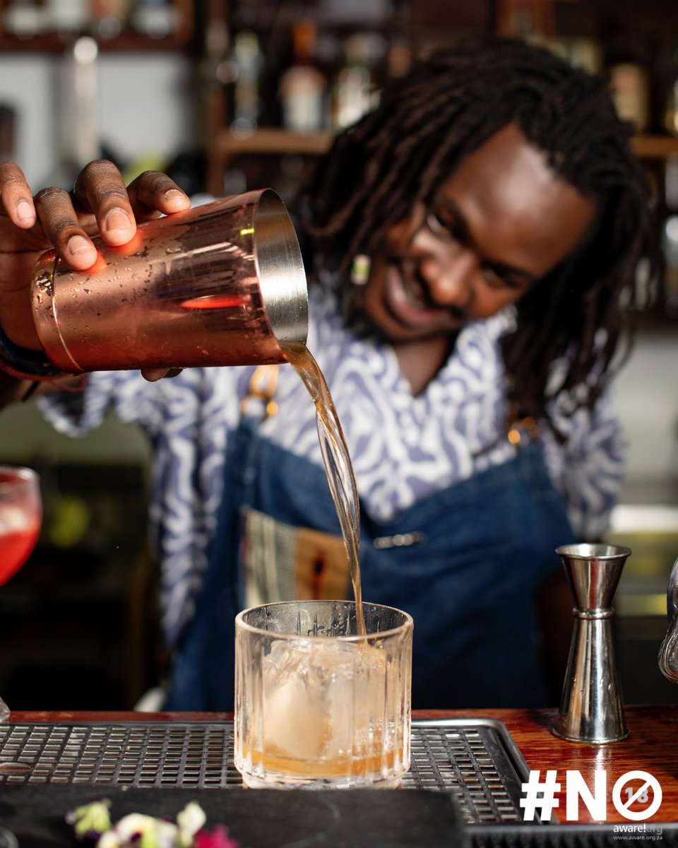 FloatinDutchman's tweet photo. Rum cocktails and big smiles 🍹 https://t.co/JxgCoZqLw5