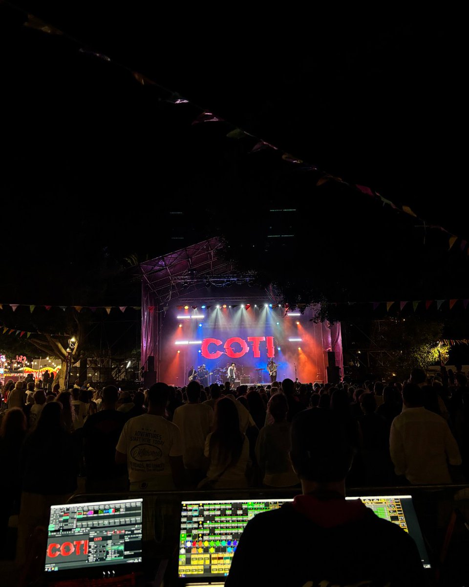 EncaroFactory's tweet photo. ¡Lanzarote vivió una noche inolvidable con Coti en concierto!

En Encaro Factory trabajamos para que la música llegue a cada rincón de las islas, creando experiencias únicas que unen a artistas y público.

#teamencaro #coti #concierto https://t.co/K5IKiGfHZv