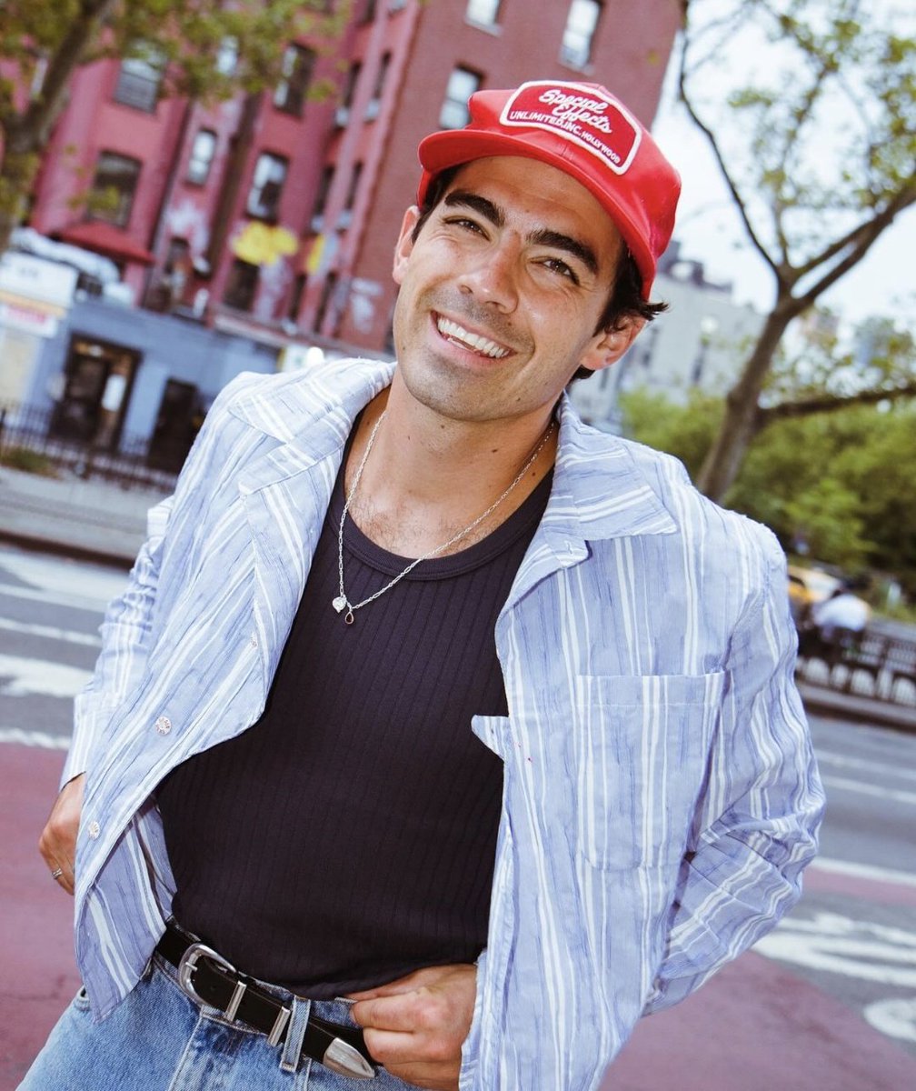 strawbsxjonas's tweet photo. When y'all are spreading your stupid little rumours and baseless theories trying too hard to make Joe Jonas look bad, THIS is the precious lil angel never done anything wrong in his entire life muffin bean you're really hating on: https://t.co/cUyMcSH9sw