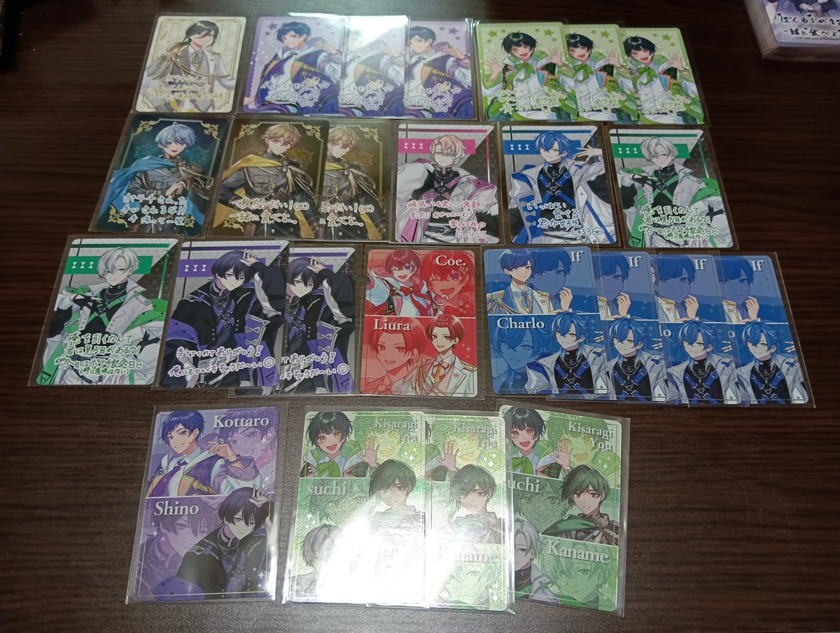 Lem_825's tweet photo. 【グッズ交換・買取】
譲：画像1〜8（一部リプに続きます）

求：ペイペイ・現金、下記の回収柄
回収柄：CiRCUS缶バ（最求）、COLORS缶バ、リンライ　すべて🐱様

詳細ALT

タグ乱用失↓
#いれいすグッズ譲渡
#いれいすグッズ交換
#すたぽらグッズ買取
#クロノヴァグッズ買取 
#シクフォニグッズ譲渡 https://t.co/2TXxIY4wBn