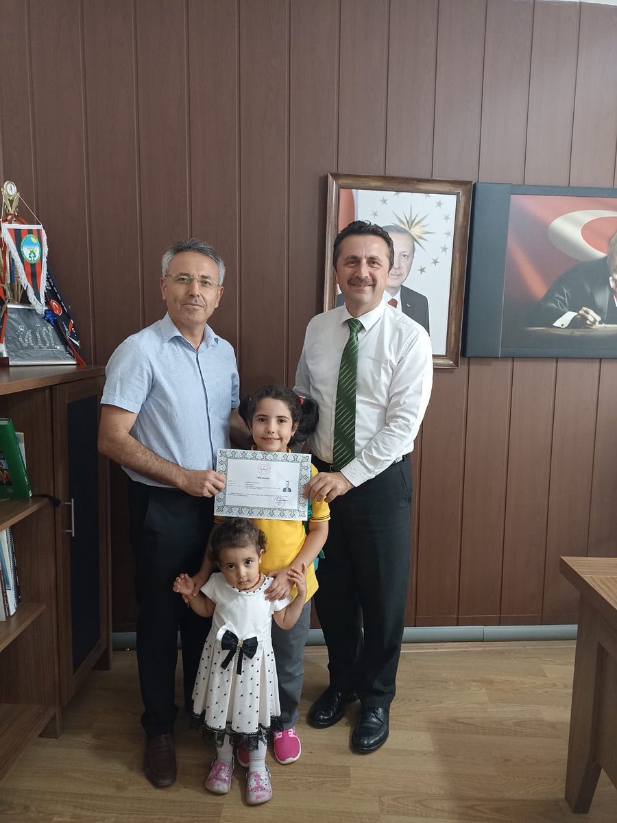 Taşköprü İlçe Millî Eğitim Müdürlüğü (@taskoprumem) on Twitter photo Sevim Tokatlı Kız Anadolu Lisesi Müdür Yardımcımız, Sayın Valimiz tarafından ödül ile taltif edildi, başarılarının devamını diliyoruz. <a href="/tcmeb/">Millî Eğitim Bakanlığı</a> <a href="/kastamonumem/">Kastamonu İl Millî Eğitim Müdürlüğü</a> <a href="/ar4417/">Ahmet sirin</a> Sevim Tokatlı Kız Anadolu Lisesi Müdür Yardımcımız, Sayın Valimiz tarafından ödül ile taltif edildi, başarılarının devamını diliyoruz. <a href="/tcmeb/">Millî Eğitim Bakanlığı</a> <a href="/kastamonumem/">Kastamonu İl Millî Eğitim Müdürlüğü</a> <a href="/ar4417/">Ahmet sirin</a>