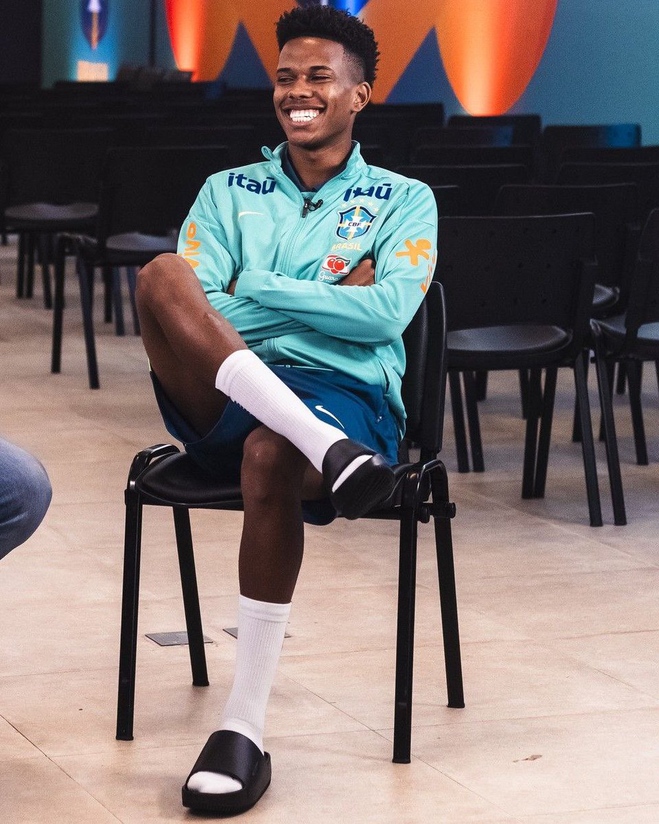 🚨🔵 Estêvão Willian on breakfast in England: 

“I’ve tried everything — breakfast, dinner, lunch. But what I miss the most are beans. They don’t have them here. The beans you eat in the morning are different. Of course, it will be easier now that I have my house, but before I