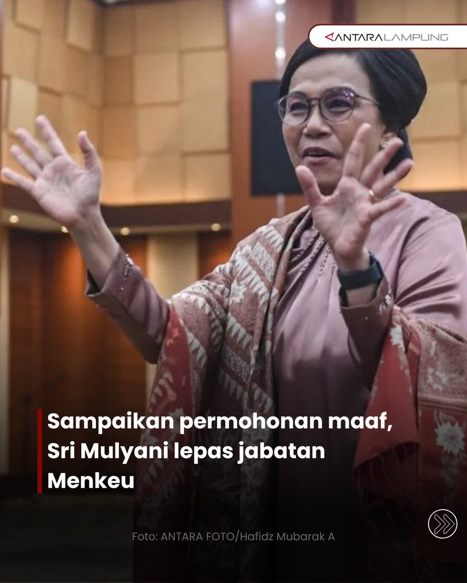 Mantan Menteri Keuangan Sri Mulyani Indrawati resmi menyerahkan jabatannya ke Menteri Keuangan Purbaya Yudhi Sadewa melalui prosesi serah terima jabatan di kantor Kementerian Keuangan, Jakarta, Selasa.

#SriMulyani #mantan #menkue