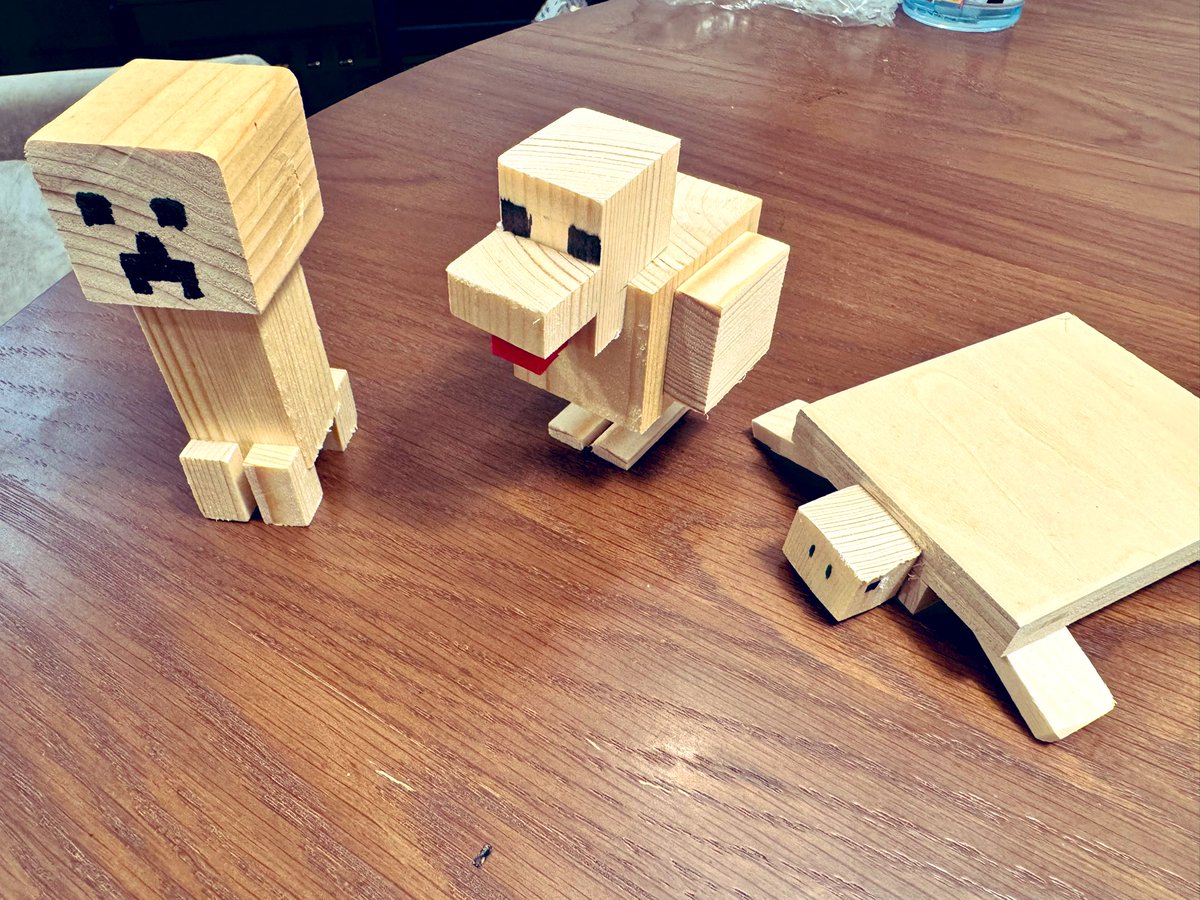 木工趣味じっじさん、
孫の気を引きたくてなかなかな完成度のやつを作ってしまう

#Minecraft