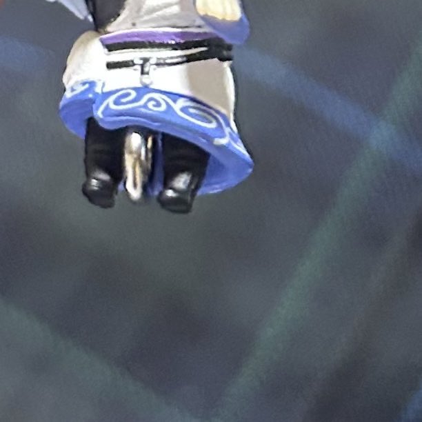 ガチャ、3回で銀時でた‼️
しんぱch…ｳﾞｯｳﾞﾝ 眼鏡掛け器以外コンプだぬん ボールチェーンとかはまぁなんでもᵒᵏ

ちょっと自分の部屋移せる場所何も無かったので背景服なのは🤫
え3枚目場所がよくないwwて思うのは連日の課題ラッシュで私が深夜’延長戦なだけですか