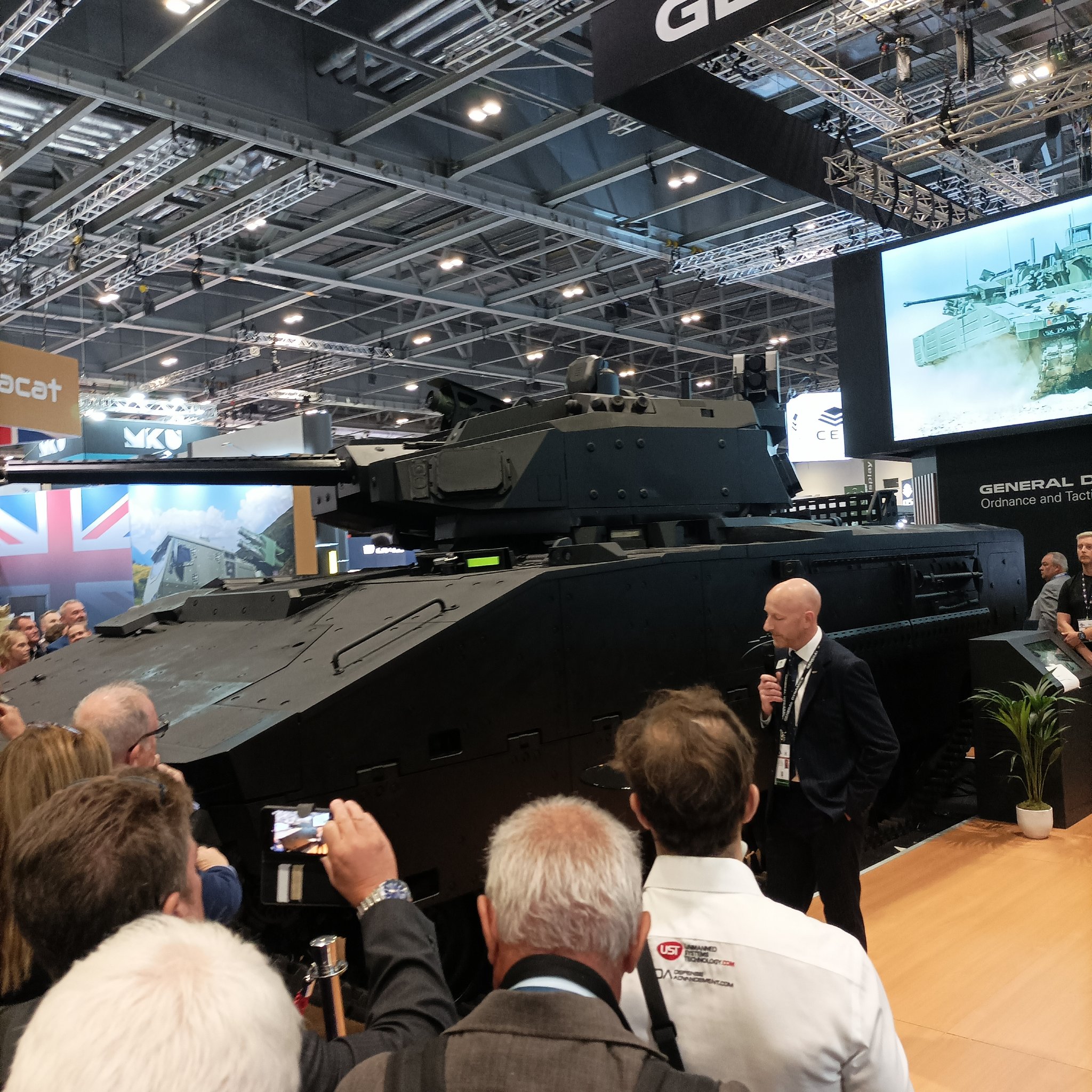 G0ZhjoFWwAA4C9r?format=jpg&name=large