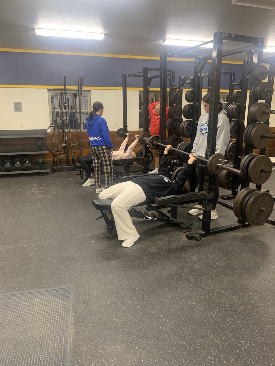 Fall lifting🏋🏻‍♀️🏀🥊