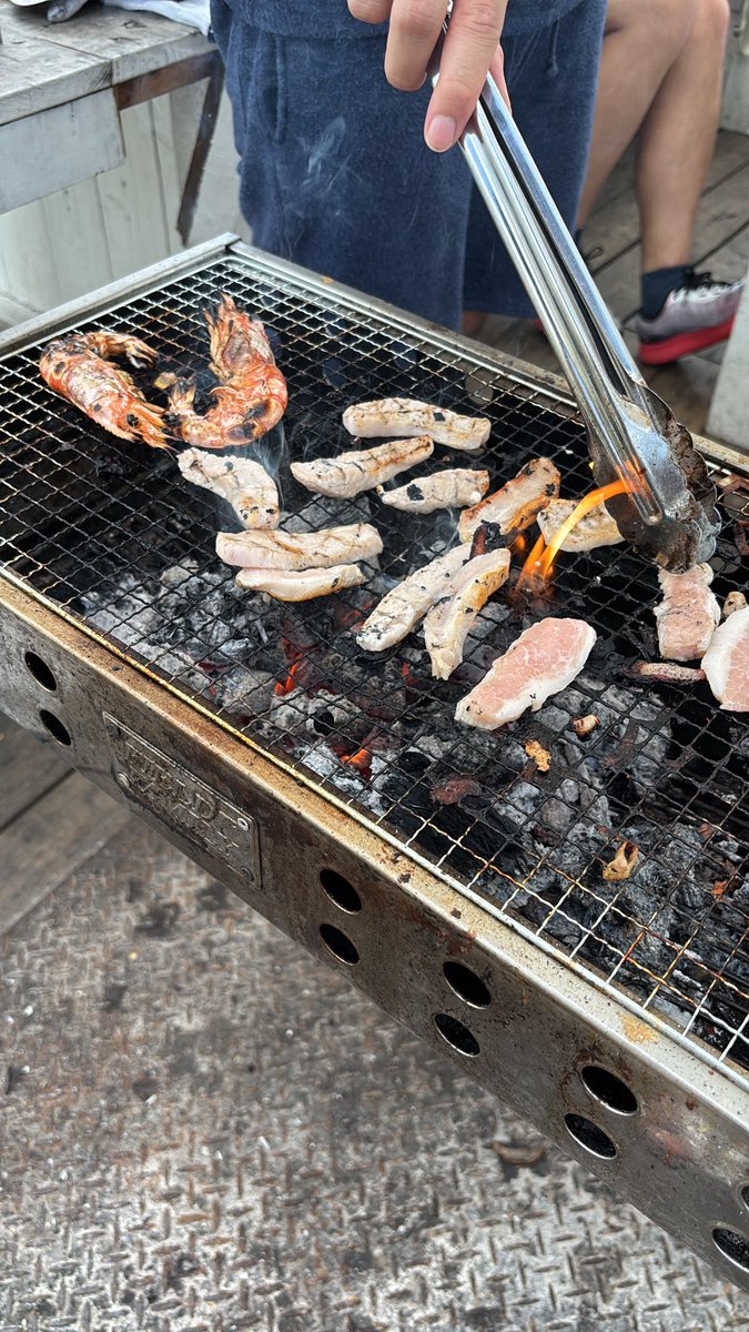 ds_koutaseiseki's tweet photo. ✨休館日✨
今日は館が休みだったので店舗スタッフ全員でBBQをしました🍖

いやー暑かった
そして楽しかった
明日からもまた頑張りましょう🙌

#ドクターストレッチ
#聖蹟桜ヶ丘
#砂浜熱すぎて足裏やけど
#ビーナス山口
#写真はのせられない https://t.co/yUGfiqjJTM