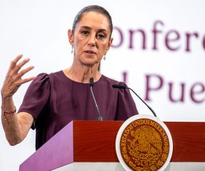Claudia Sheinbaum subraya que #México continuará su convenio para recibir a médicos cubanos.
“Son médicos muy buenos, que están graduados y que están dispuestos a venir a México a los lugares más apartados. Tenemos la obligación de atender a todos”, apuntó.
#CubaPorLaVida