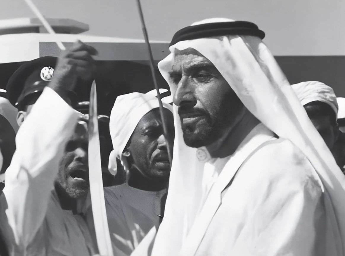 llss6ss1's tweet photo. مـا ينّـسى زايد ليـوم الدّين وإسمه تخلّد عالصدور وسام. https://t.co/xIi2a1FslU
