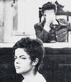 Michelle na democracia // Dilma depois de torturada na Ditadura