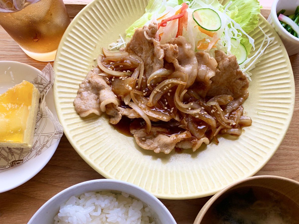 Yuicafe0610's tweet photo. 今週の週替わりランチは

【豚の生姜焼き定食】
・味噌汁　•副菜
・ミニケーキ
・ドリンク付き☕️

✲1日12食限定です.ᐟ.ᐟ

皆様のお越しお待ちしてます♡(๑♡ᴗ♡๑)

#一戸町 #奥中山
#yuicafe #cremerie 
#結カフェ #クレムリ
#cafe #lunch #ランチ https://t.co/8Unri5SkoL