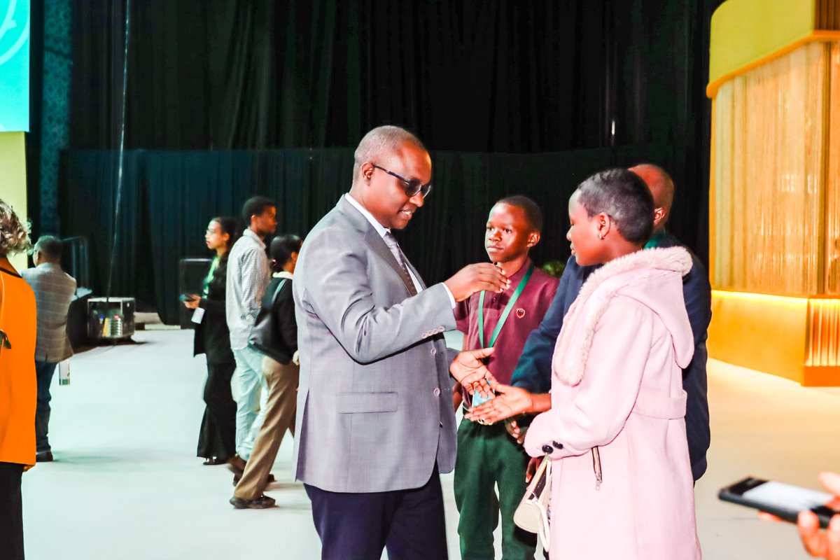 Save the Children Rwanda & Burundi (@scirwanda) on Twitter photo On the sidelines of the Africa Climate Summit this morning, with children and the Children’s Voices Today team, <a href="/ThacienB/">Biziyaremye Thacien</a>, our Communication and Campaigns Coordinator, met Dr. <a href="/Ngabitsinze/">Jean Chrysostome Ngabitsinze, PhD</a>, Group Director General of African Risk Capacity & @<a href="/UN/">United Nations</a> Assistant Secretary General. We On the sidelines of the Africa Climate Summit this morning, with children and the Children’s Voices Today team, <a href="/ThacienB/">Biziyaremye Thacien</a>, our Communication and Campaigns Coordinator, met Dr. <a href="/Ngabitsinze/">Jean Chrysostome Ngabitsinze, PhD</a>, Group Director General of African Risk Capacity & @<a href="/UN/">United Nations</a> Assistant Secretary General. We
