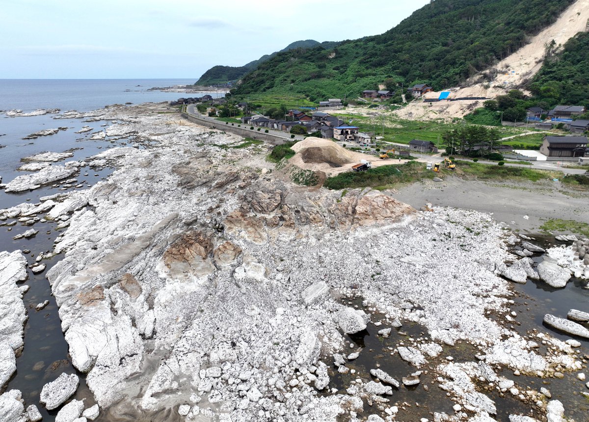 能登半島地震で隆起した海底を「珠洲市仁江（にえ）町」の一部に編入する議案が、珠洲市議会に提出されました。全国で初めてだそうです。
#隆起海岸　#土地　#地震　#珠洲　#仁江町　#復興 
hokkoku.co.jp/articles/-/186…