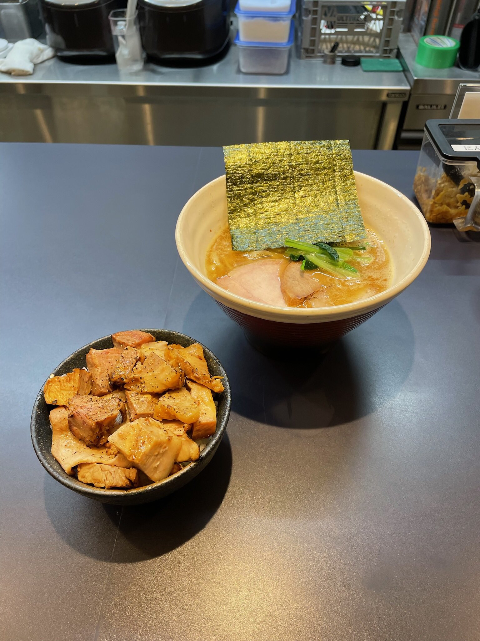 ラーメンとチャーシュー丼セット 専用 ラーメンとチャーシュー丼セット 専用 - メルカリ