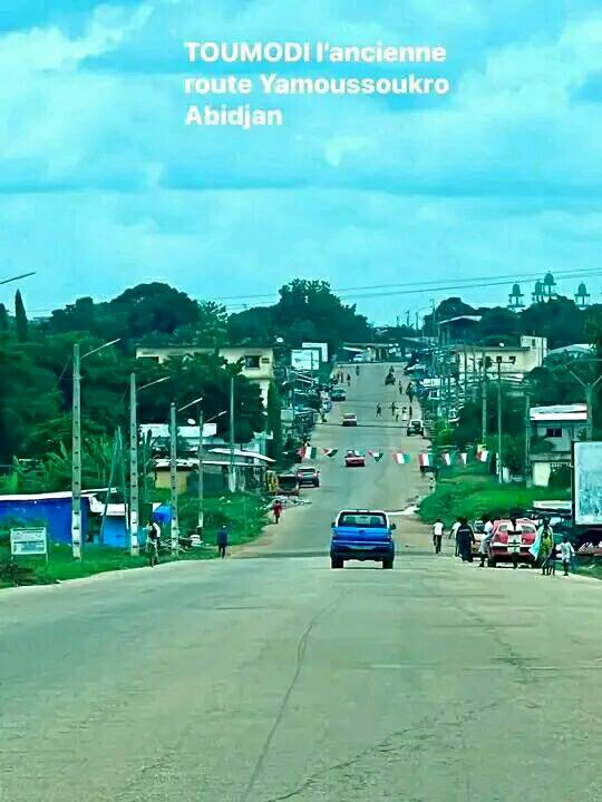 Monafrique8's tweet photo. La ville de TOUMODI🇨🇮 au centre de la Côte-d’Ivoire a 177km d’Abidjan 29km de Yamoussoukro.🌹🌼🌴🍀🌹💐 https://t.co/koD60ZhEoS
