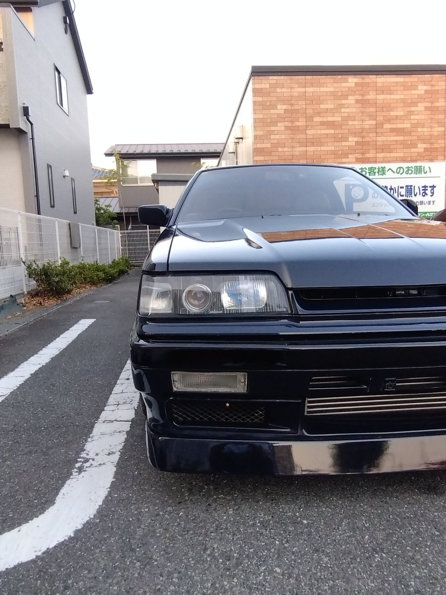 この時代にあえてハロゲンのホワイトビームを。
クリアレンズも相まって全体的に「青い印象」にできてるかと
うーん好き。笑