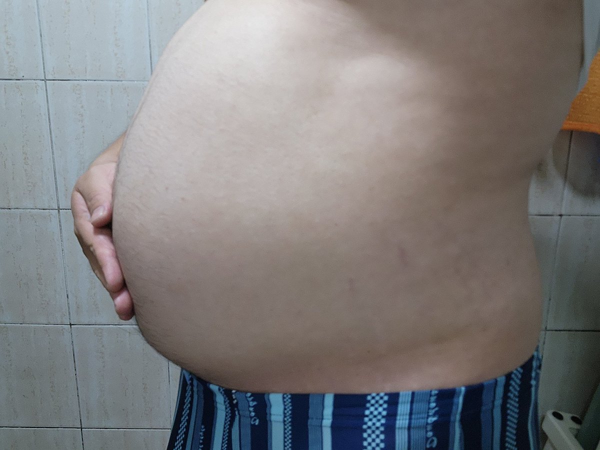 bumpy1292179's tweet photo. Uh... I'm back!
 And, uh... I'm pregnant again...
#fakepregnant #mpreg #임신 #妊夫 #孕夫 #foodbaby https://t.co/QIBZjIqHzw