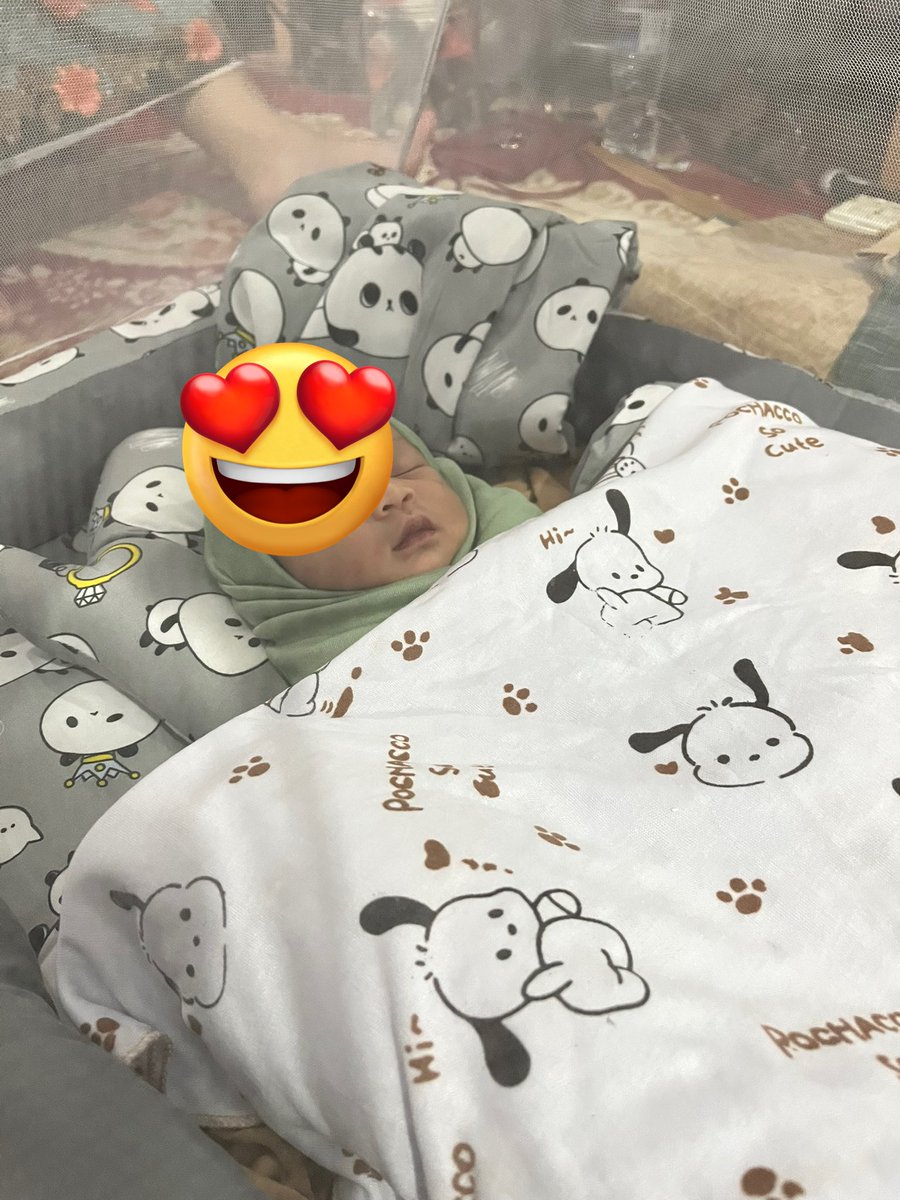 We aku aktif cuma mau bilang ponakanku udah dirumah kemarin lahirnyaaaa aaaaaaaaa lucu sekaliiii
