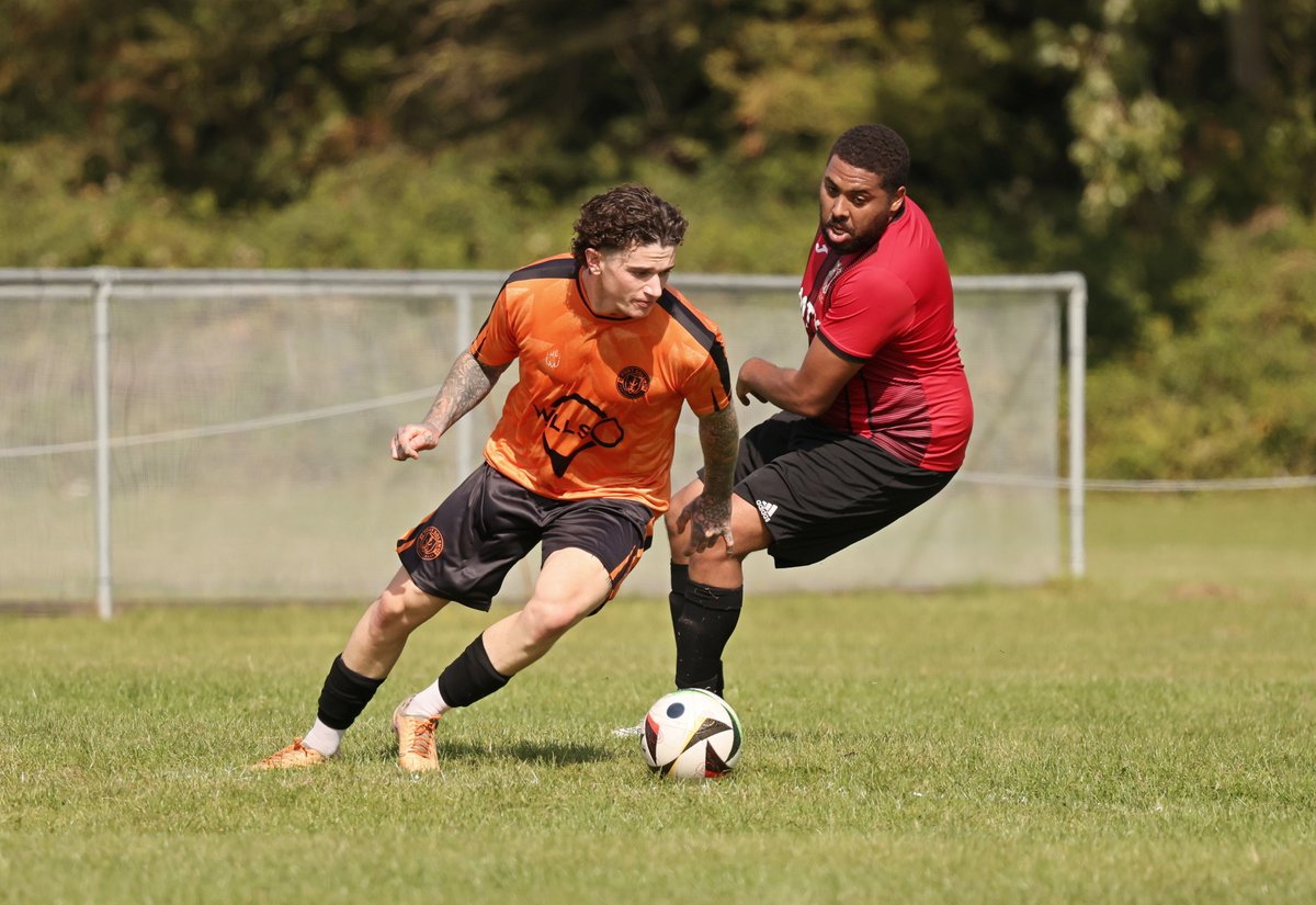 ParksFooty's tweet image. League match from the first day of the @MidSolent season.
@Port_Solent_FC v @Horndean_Utd Res at 32 Acres 06.09.25
Photos at     flic.kr/s/aHBqjCtAMa
#grassrootsfootball #secondattempt