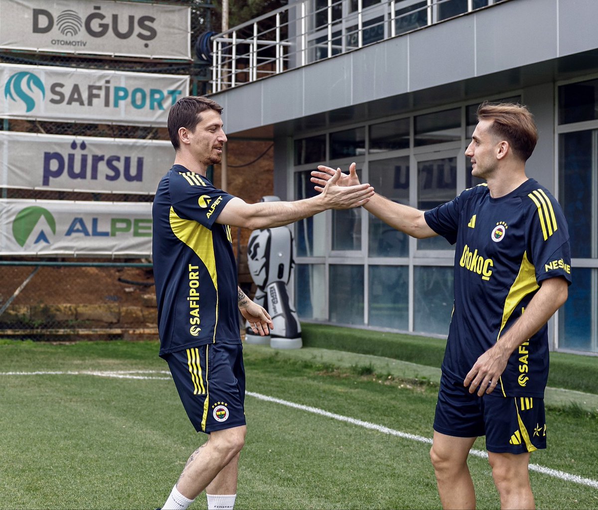 Fenerbahçe’de olanlar ayrı kalmazlar. 

Hoşgeldin kardeşim <a href="/keremakturkoglu/">Kerem Aktürkoğlu</a>
