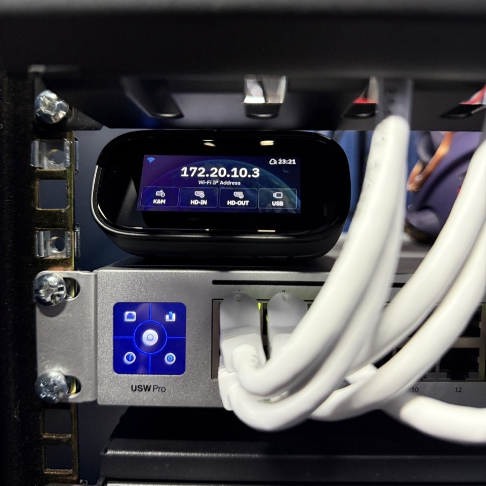 GLiNetWiFi's tweet image. Manage your server from anywhere with the Comet Pro. Giving you remote capabilities to maintain and configure your server along with BIOS access.

Take advantage of our best offers!
🚀Get Yours Today at Our Kickstarter Page🚨: link.gl-inet.com/post250909

#GLiNet #CometPro #RM10…