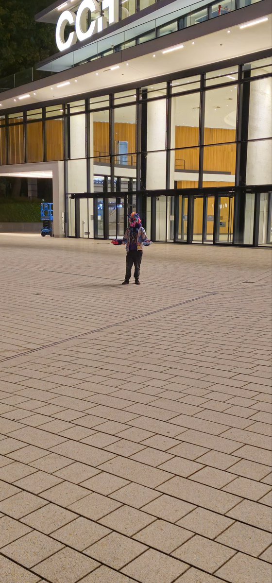 Jax_Protoson's tweet photo. Where is everyone? :c
#Eurofurence29 #EF29 https://t.co/BsUbmIhxTr