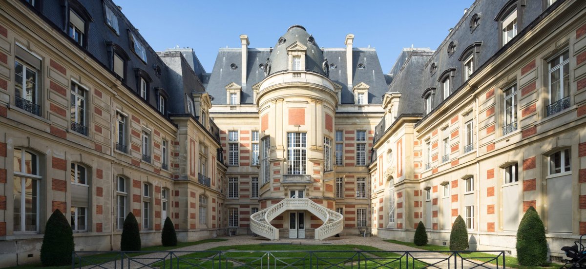 📢 Le lancement du #défilé « Si Versailles m’était cousu » a eu lieu hier à l’amphithéâtre de l’établissement.
📅 Ce rendez-vous d’exception se déroulera le 8 avril 2026, au sein du prestigieux hôtel de ville de #Versailles.