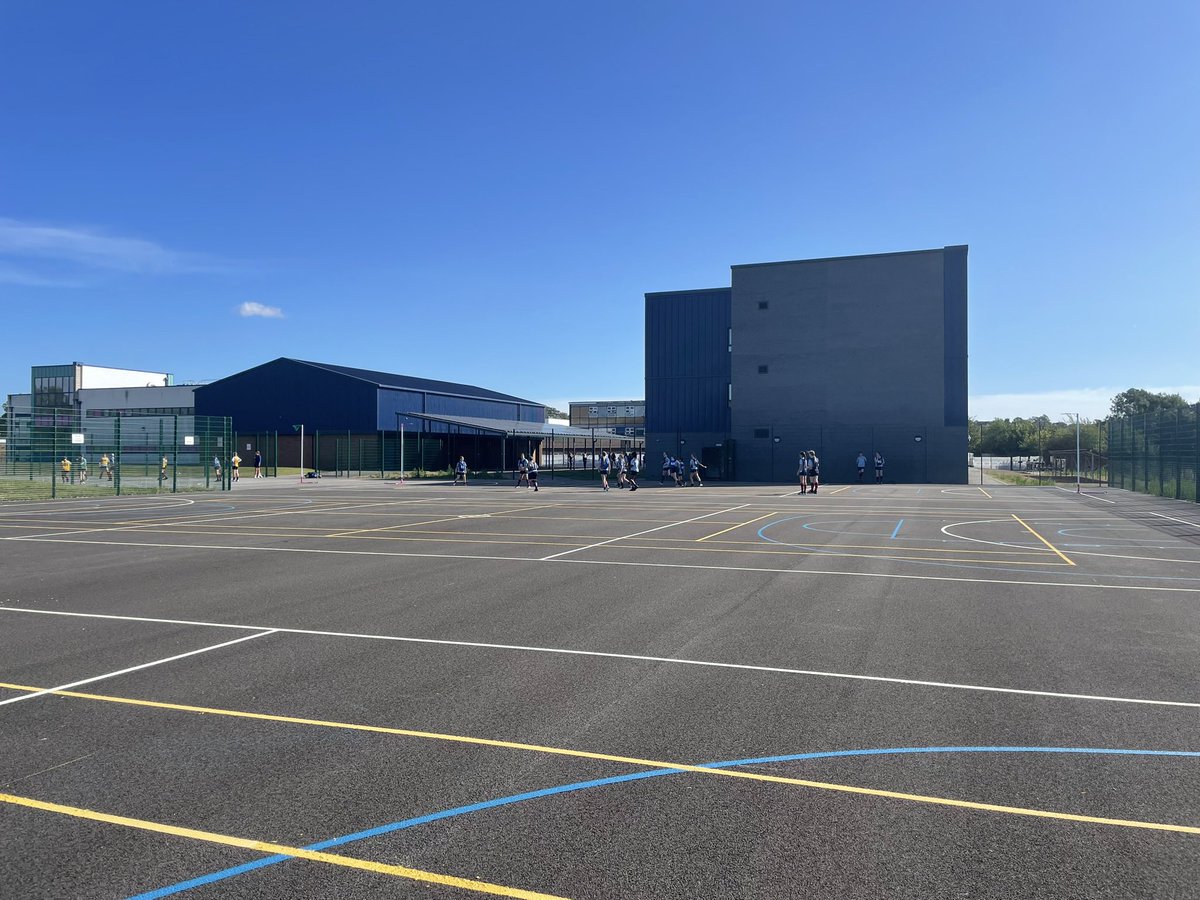 PATCarletonHigh's tweet image. Our brand new Multi-Use Games Area is now open and our teams enjoyed playing netball out there today. What a fantastic outdoor space for our students! 
#MUGA #StudentExperience #GameOn