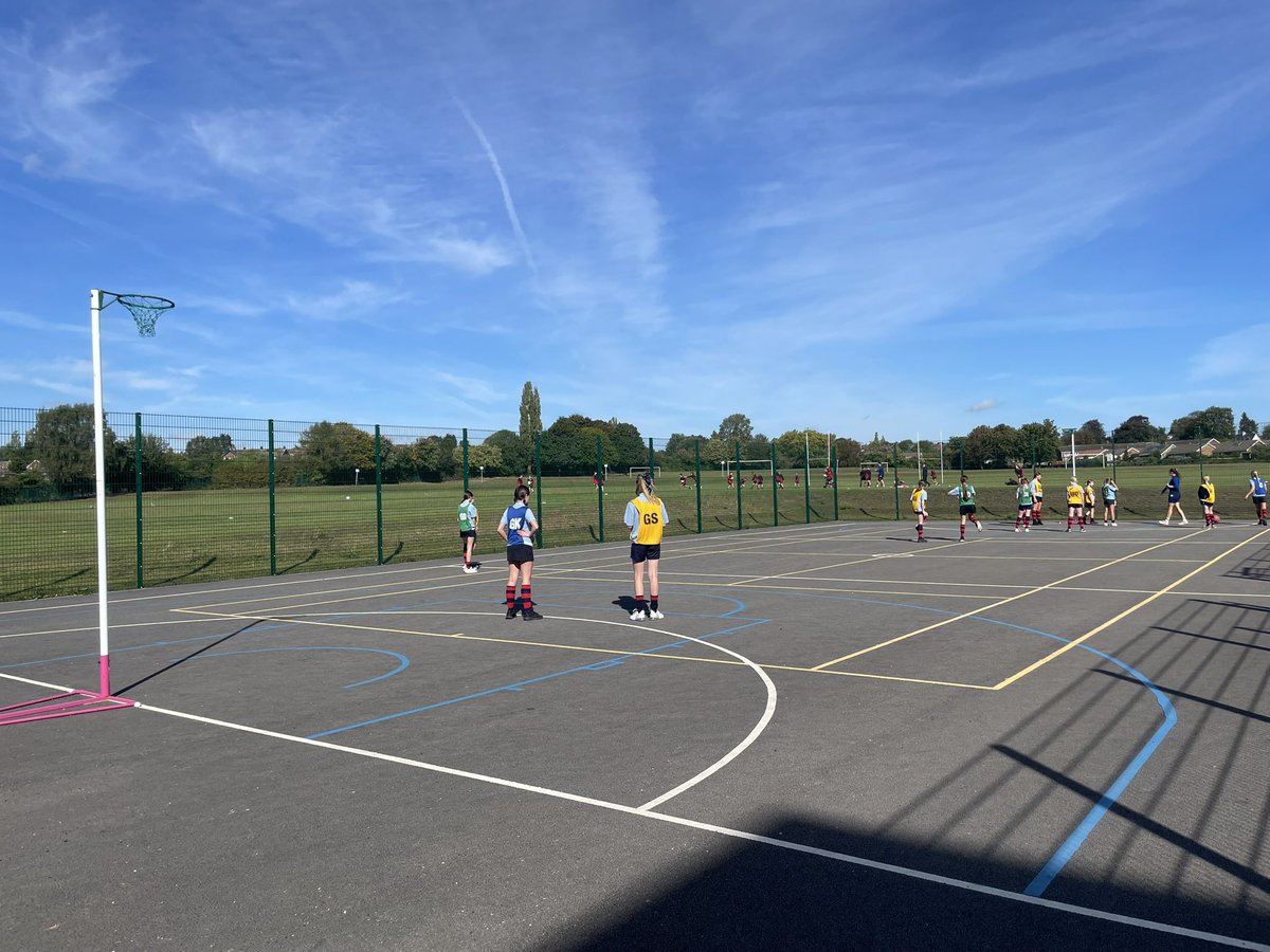 PATCarletonHigh's tweet image. Our brand new Multi-Use Games Area is now open and our teams enjoyed playing netball out there today. What a fantastic outdoor space for our students! 
#MUGA #StudentExperience #GameOn