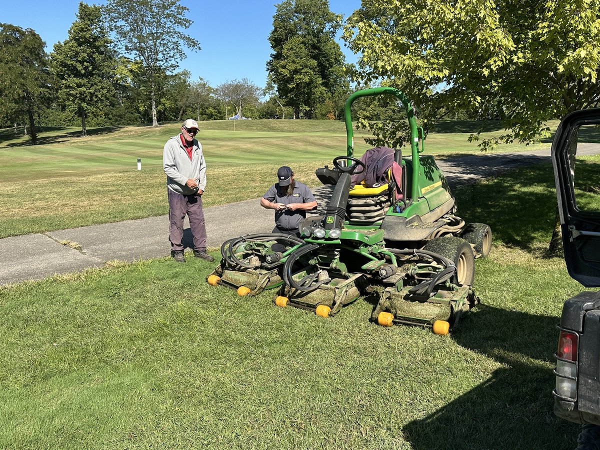 Today is "Thank a Superintendent Day.”  

We encourage everyone in the Miami Valley to take a moment to #thankasuper and course staff. 

Their hard work and dedication are essential to the success of the game⛳️

#miamivalleygolf #dayton #golf #golfcourse #golfcoursemaintenance