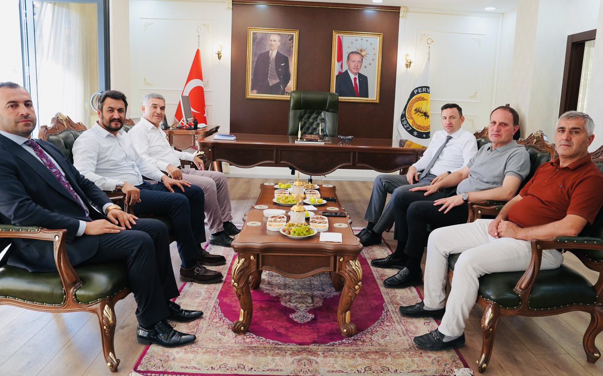 GSB_Siirt's tweet photo. İl Müdürümüz İsmail Çalgan,Kültür İl Müdürü M.Sabahattin Genç ile birlikte bir dizi temas ve incelemelerde bulunmak üzere Pervari ilçemizi ziyaret etti. Gerçekleştirilen ziyarette Pervari Kaymakamı Sn.Ahmet Gülderen ve Belediye Başkanı Sn. Tayyar Özcan makamlarında ziyaret edildi https://t.co/leX0NTJKyL