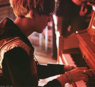 njnj_twt's tweet photo. 윤기야 사랑해🫂💜
YOONGI OUR FIRST LOVE
#9YearsWithFirstLove
#FirstLove9주년축하해
#SUGA #BTSSUGA #슈가 #방탄소년단슈가 https://t.co/DXN0s9o0C5