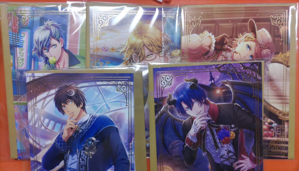 【譲渡・買取】うたプリ　Shining Live トレーディング箔押しスタンドポストカード　ポスカ　Anniversary Selection Ver
（譲）真斗　那月　翔　セシル　藍
（求）定価+送料
郵送のみ。特定記録付き可能。
検索からでもお声がけ下さい。
リプはお求めの写真引用下さい。
