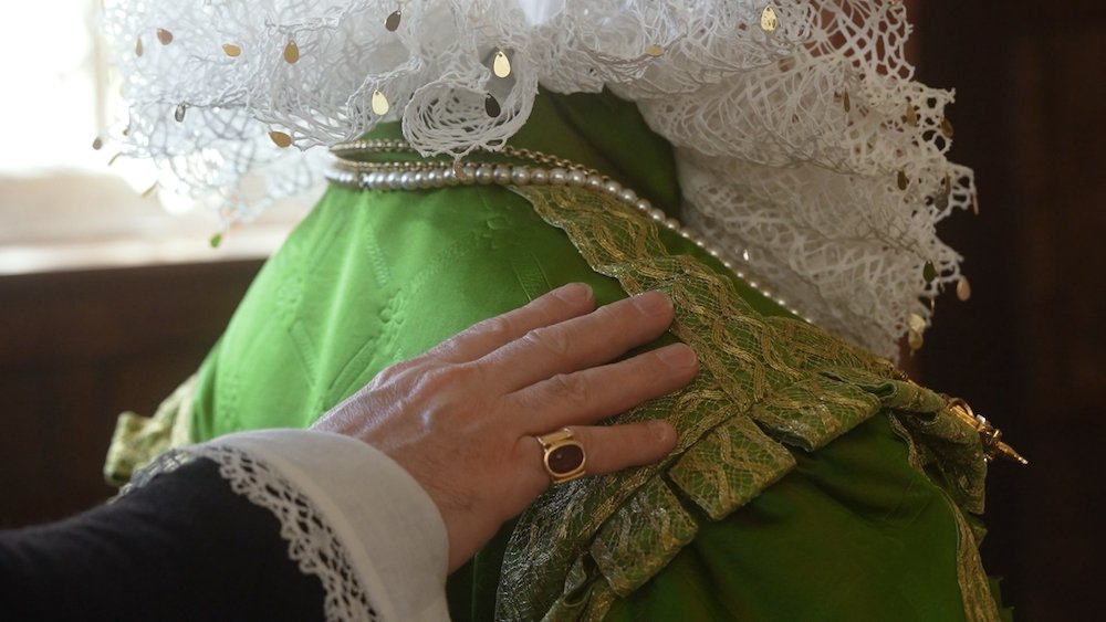 Medieval Dress and Textile Society tweet media