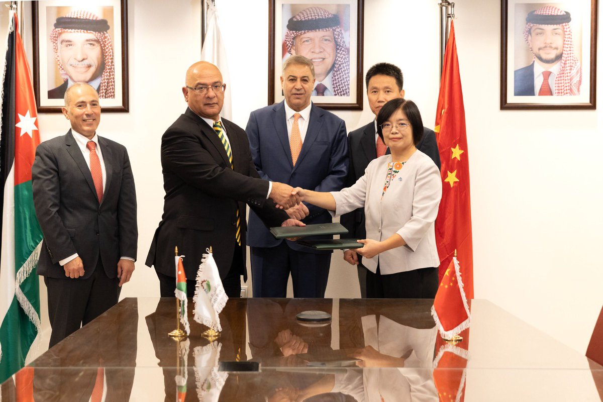 "البوتاس العربية" تعزز صادراتها إلى السوق الصينية بتجديد اتفاقيتها مع شركة سينوكيم حتى عام 2028 
الشراكة ما بين "البوتاس العربية" والسوق الصيني ترسخ دور الشركة الرئيسي في أسواق الأسمدة العالمي

أعلنت شركة البوتاس العربية عن تجديد اتفاقيتها العامة مع شركة "سينوكيم للأسمدة ماكاو