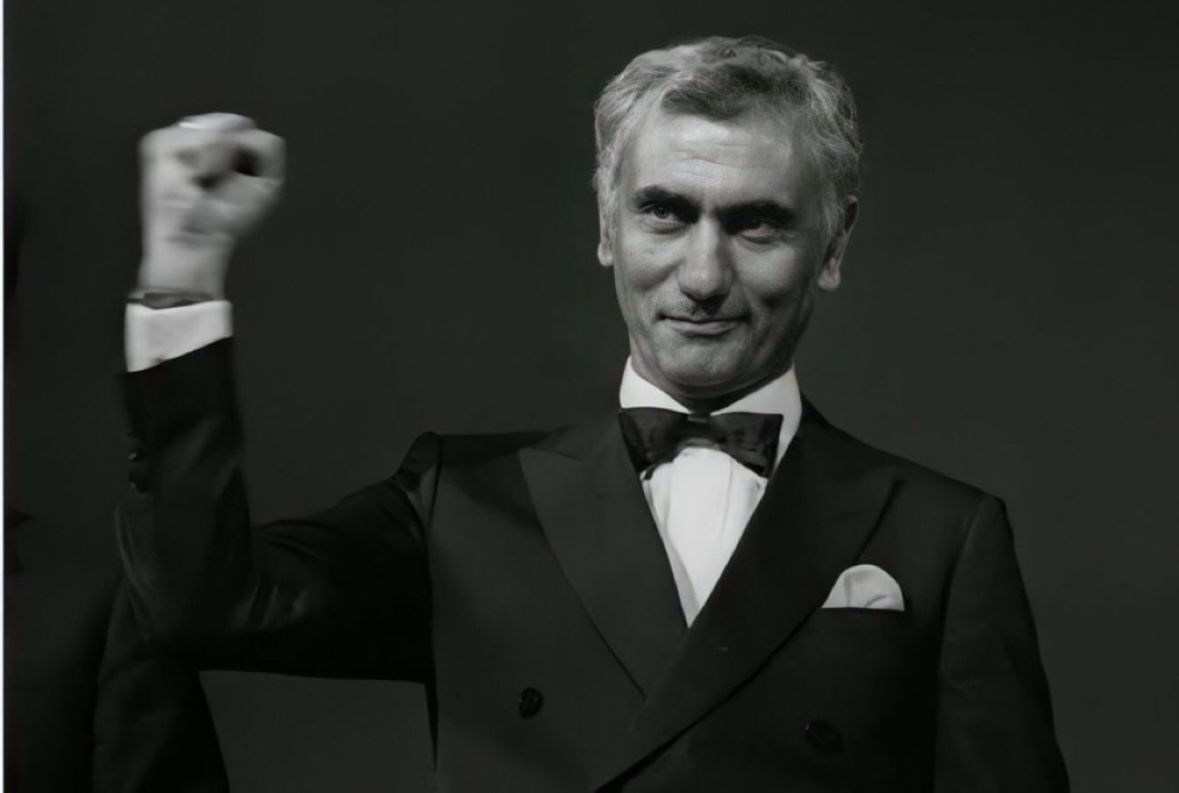 Devrimci sanatçı Yılmaz Güney'i aramızdan ayrılışının 41'inci yılında özlemle anıyoruz.