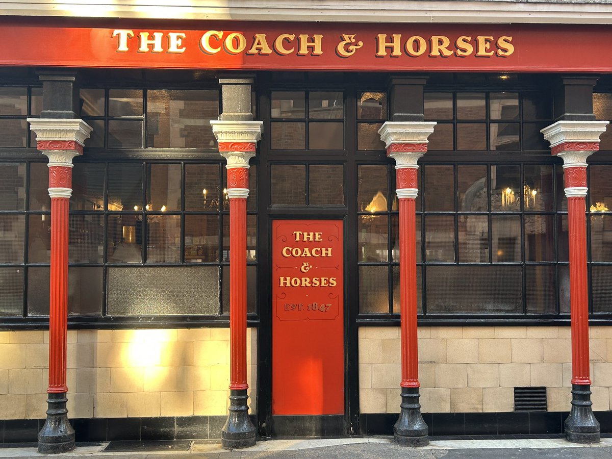 PubsSaving's tweet image. Early morning in Soho during the tube strike. The Coach &amp;amp; Horses #pub #soho in the early morning light. Beautiful! #favouritepubs