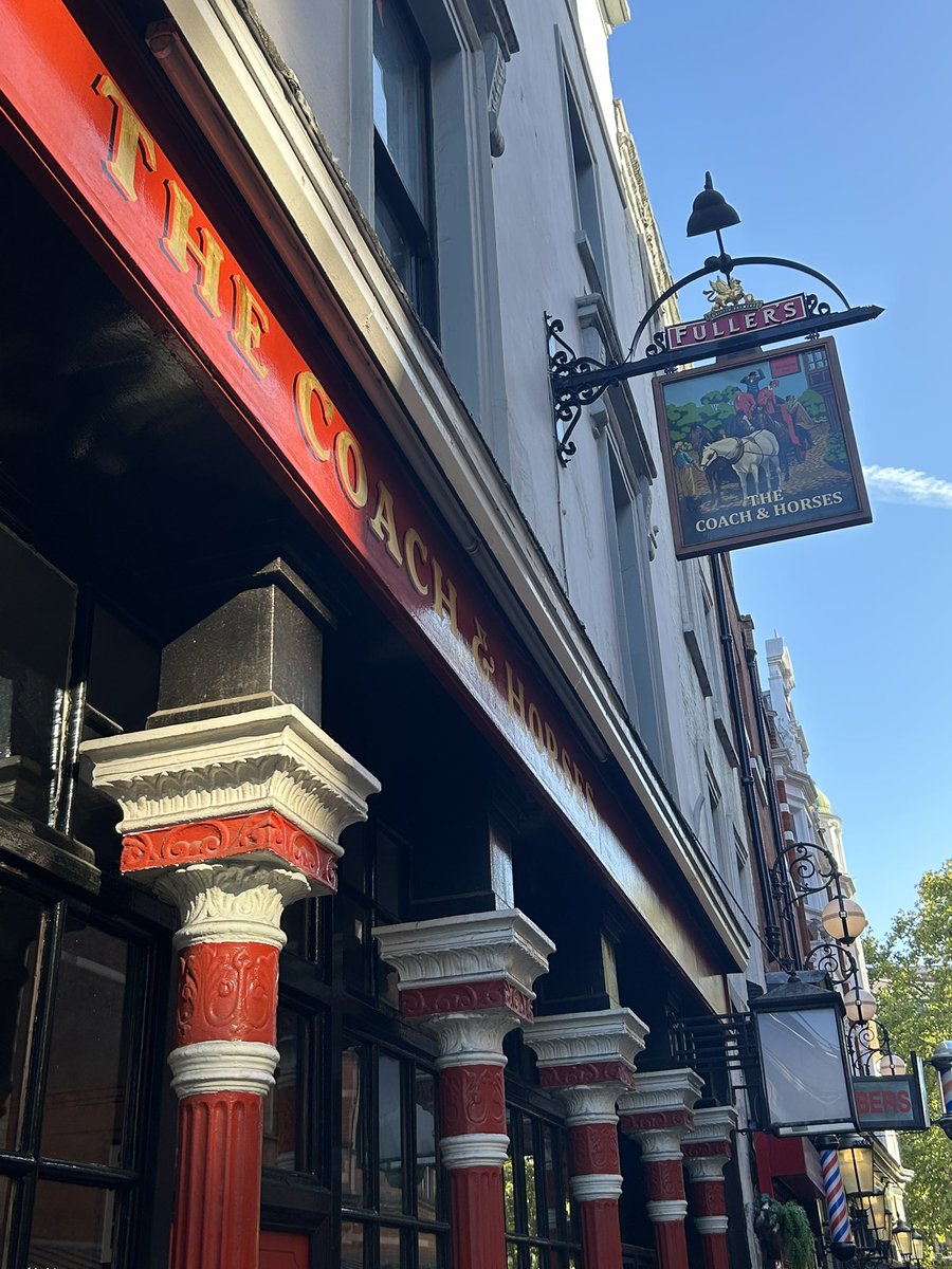PubsSaving's tweet image. Early morning in Soho during the tube strike. The Coach &amp;amp; Horses #pub #soho in the early morning light. Beautiful! #favouritepubs
