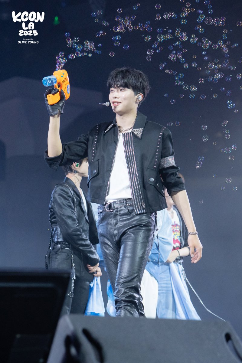 [TO1] KCON 2022 Premiere OFFICIAL MD 限定 TO1] KCON 2022 Premiere OFFICIAL MD 限定 TO1] KCON 2022