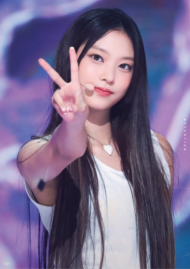 she is letting her natural hair grow up