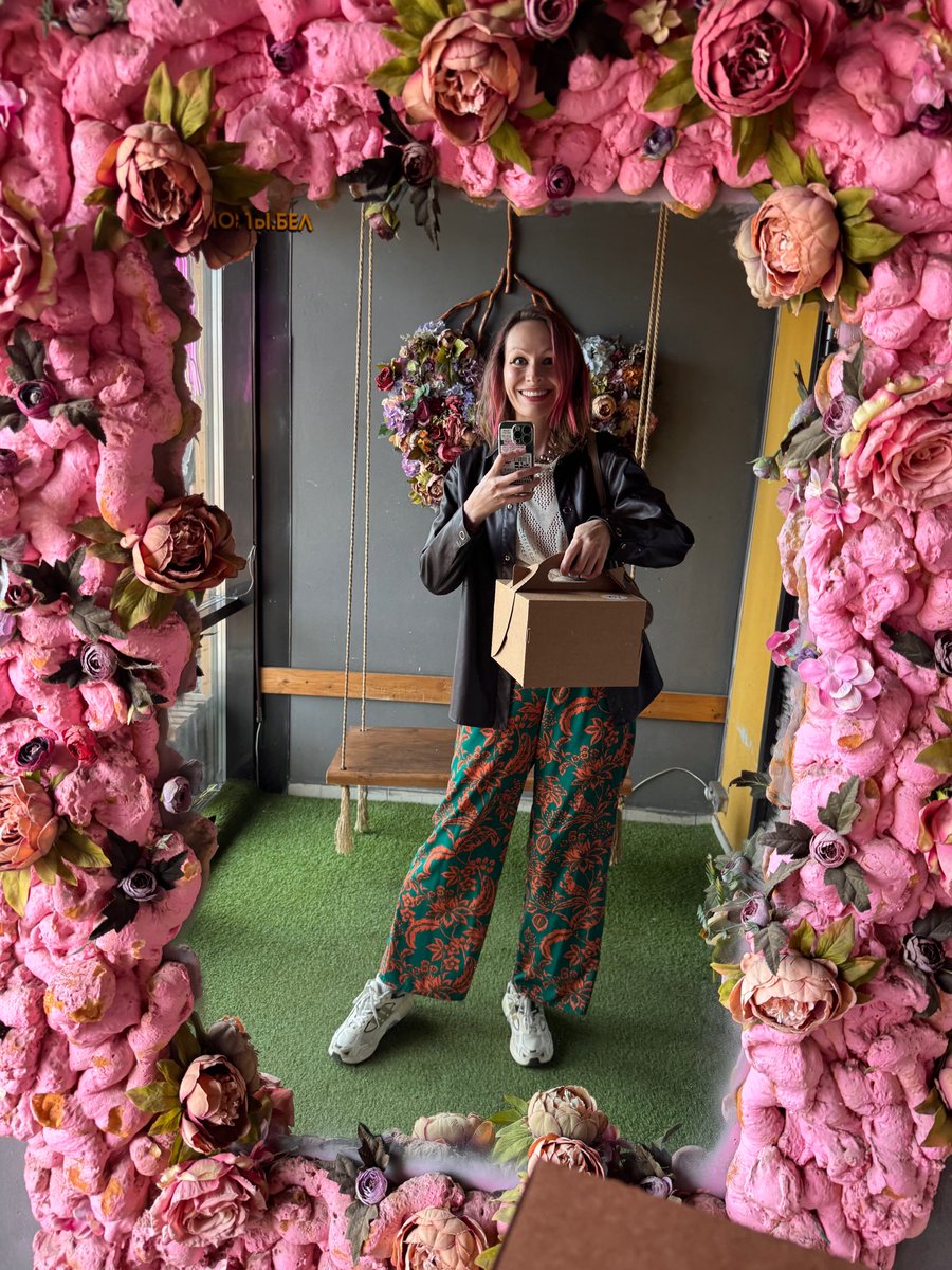 🩷Ехала через весь город, чтобы купить огромный торт в честь Дня Рождения Луки Модрича, потому что а как по-другому вообще может быть! 🩷