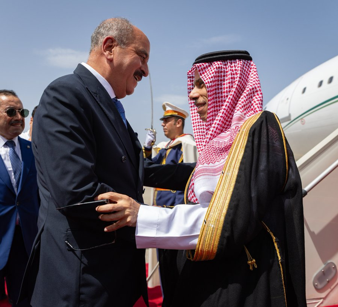 سمو وزير الخارجية الأمير فيصل بن فرحان. يصل الجمهورية التونسية، وذلك في زيارة رسمية، لعقد اجتماع الدورة الرابعة للجنة المتابعة والتشاور السياسي السعودية- التونسية 