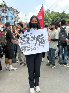 MalluChique's tweet photo. क्या मतलब है "मैं क्या कर सकता हूँ?" ?!
पास के BJP/RSS शाखा तक मोर्चा निकलो! विरोध करो! हमारे पैसों से खरीदी गई कारों/घरों को जला दो!
भाजपा/आरएसएस के सांसदों, विधायकों, पार्षदों को घसीटकर चौराहे पर उल्टा लटका दो!
मोदी शाह को जाना होगा!!
#NepalGenZProtest #ModiShahMustGo https://t.co/zfACOivR2T