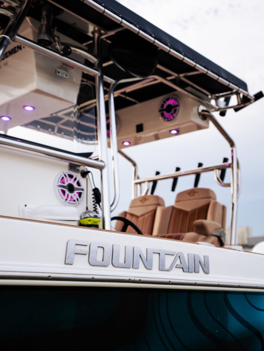 ShadowCasterLED's tweet photo. Your lighting, your way 💡

Add these lights to your boat @ https://t.co/RfYVuZ67eP https://t.co/r2T234WGEd