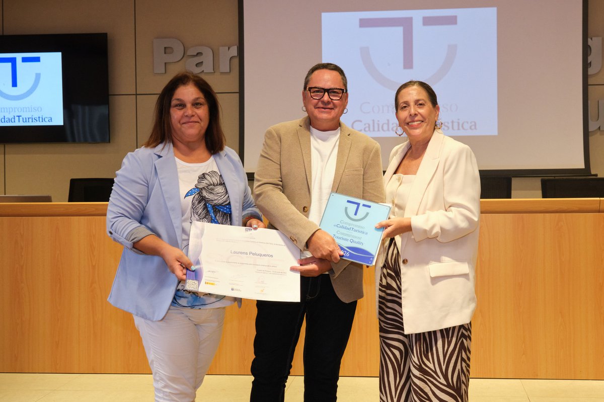 PuertoRosario's tweet photo. 👏 La Oficina de Información Turística de Puerto del Rosario recibe la distinción de Calidad Turística SICTED.

ℹ Más información en https://t.co/VYiwNBgi9S

#puertodelrosario #fuerteventura #turismo #SICTED #galardón #calidadturística https://t.co/JspQdLa7Mk