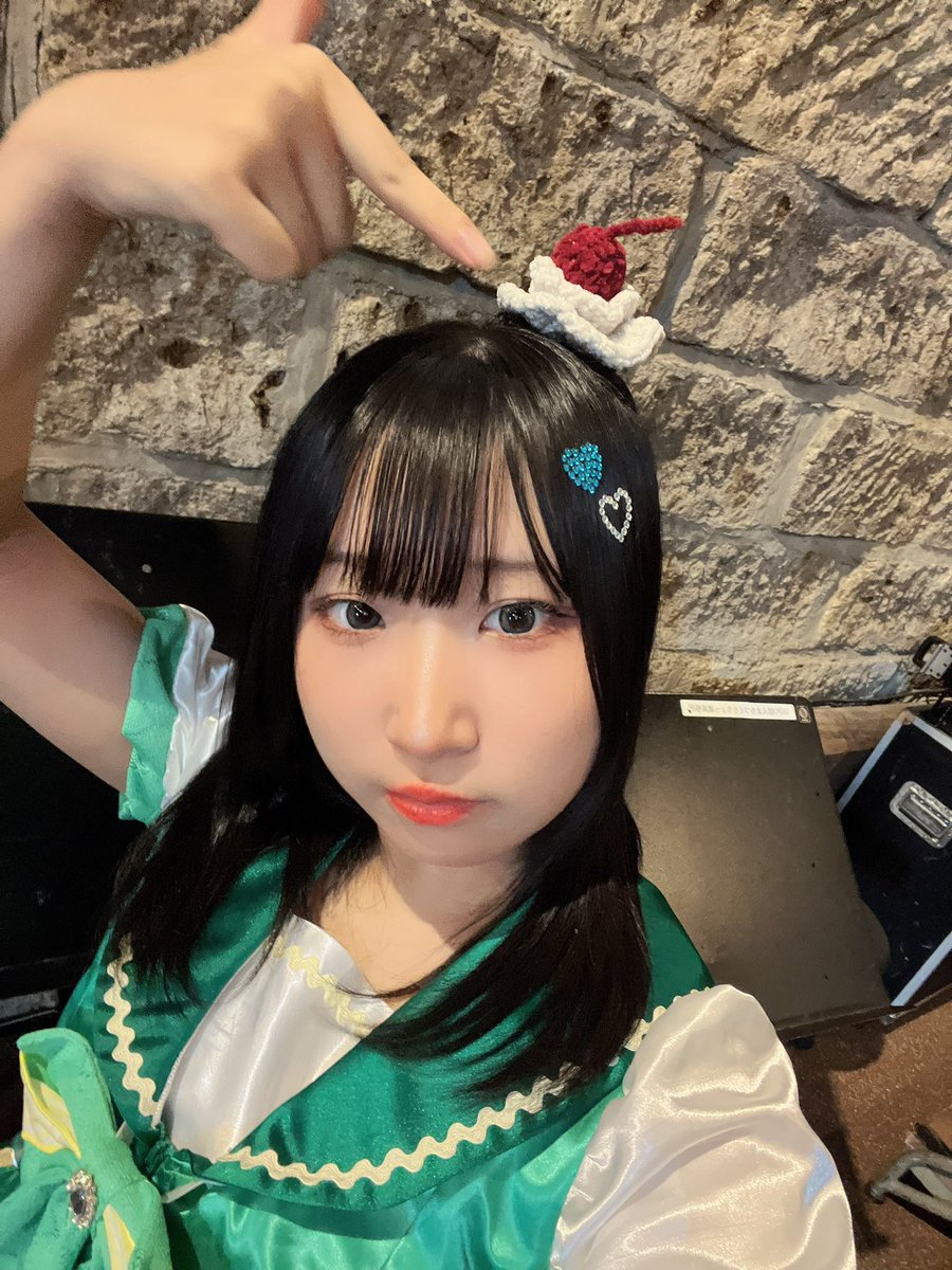 火曜日おつかれちゃん🌟
最近細い糸でシルバニアのお洋服編むのにチャレンジしておりますわよ^_ ̫_^

移動中でもベットの中でもどこでもできるデジタルデトックスな趣味🧶

あしたもなんとか！