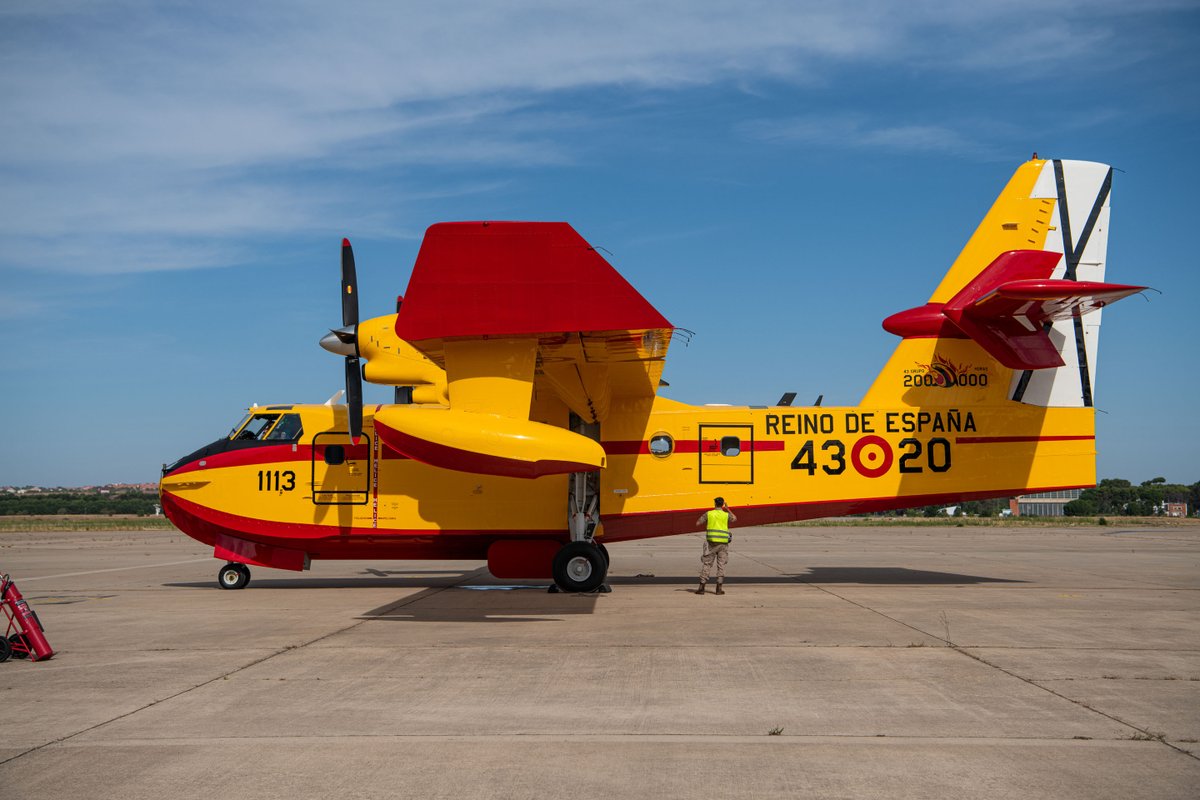 El 43 Grupo alcanza las 200.000h de vuelo.

Durante agosto, en plena ola de incendios forestales, se desplegaron todos nuestros corsarios para combatir esta emergencia, volando más de 1.440h y descargando 22M de litros de agua.

Pura determinación y capacidad de respuesta del EA.