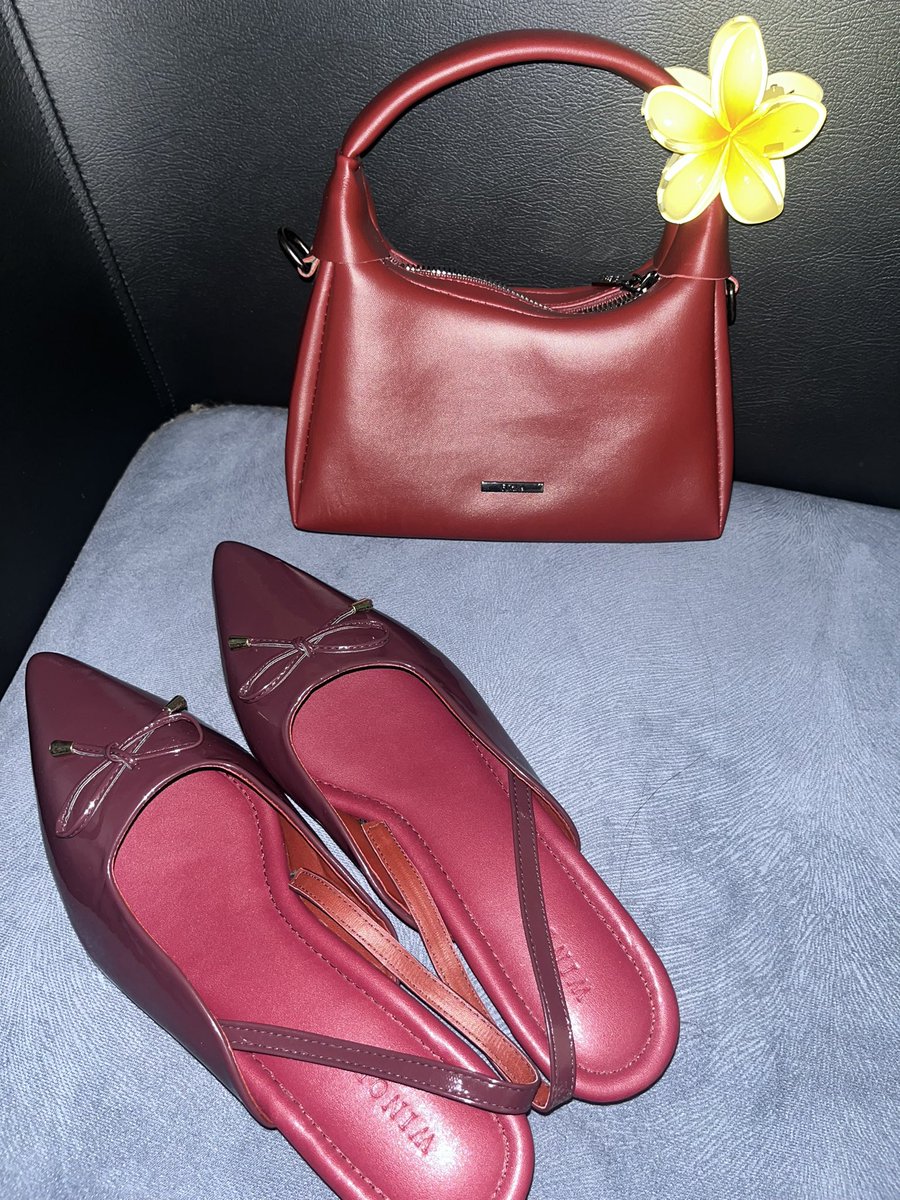 l00queenforcey's tweet photo. @ohmy_beautybank sepatu 100k an😆 https://t.co/eqvANwr51u